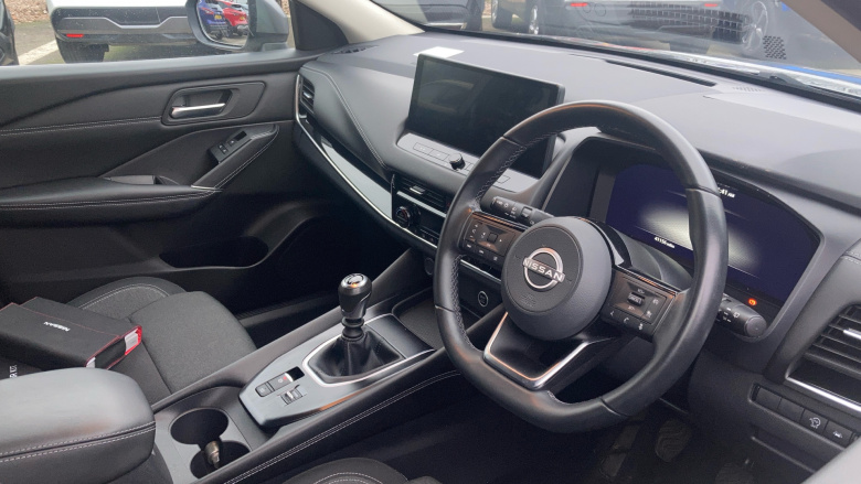 Nissan Qashqai 1.3 DiG-T MH N-Connecta 5dr Petrol Hatchback